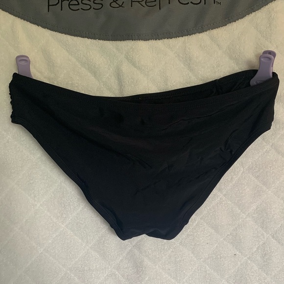 Black swim bottoms, size medium - Picture 2 of 2